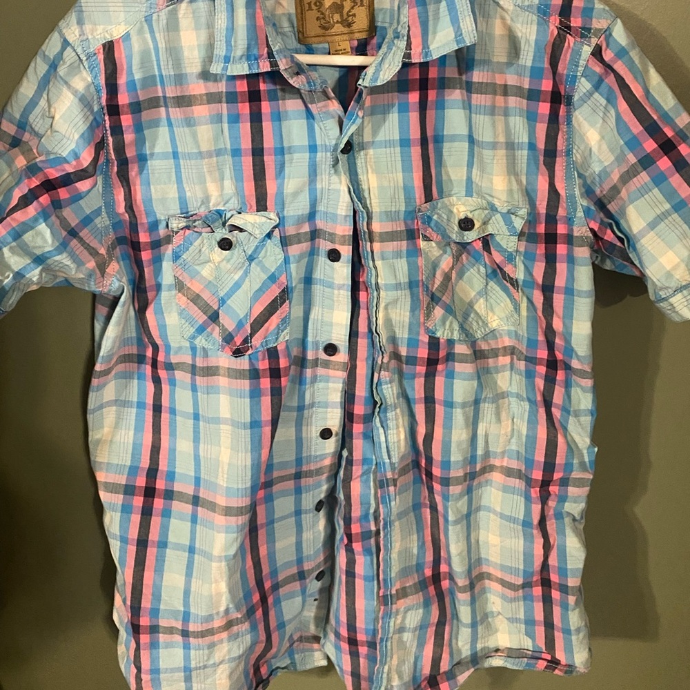 Red camel short sleeves button up